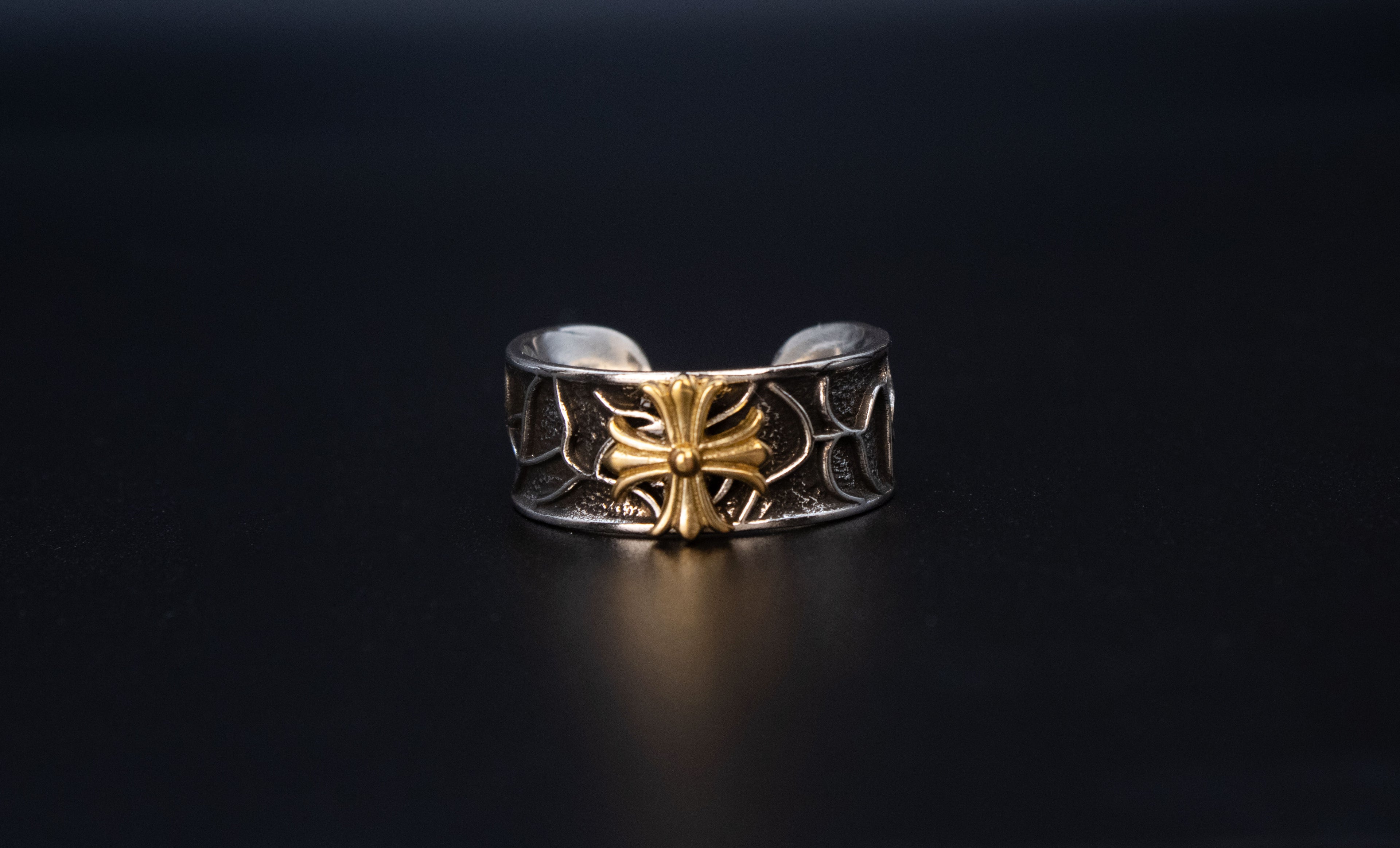 Glow cross ring