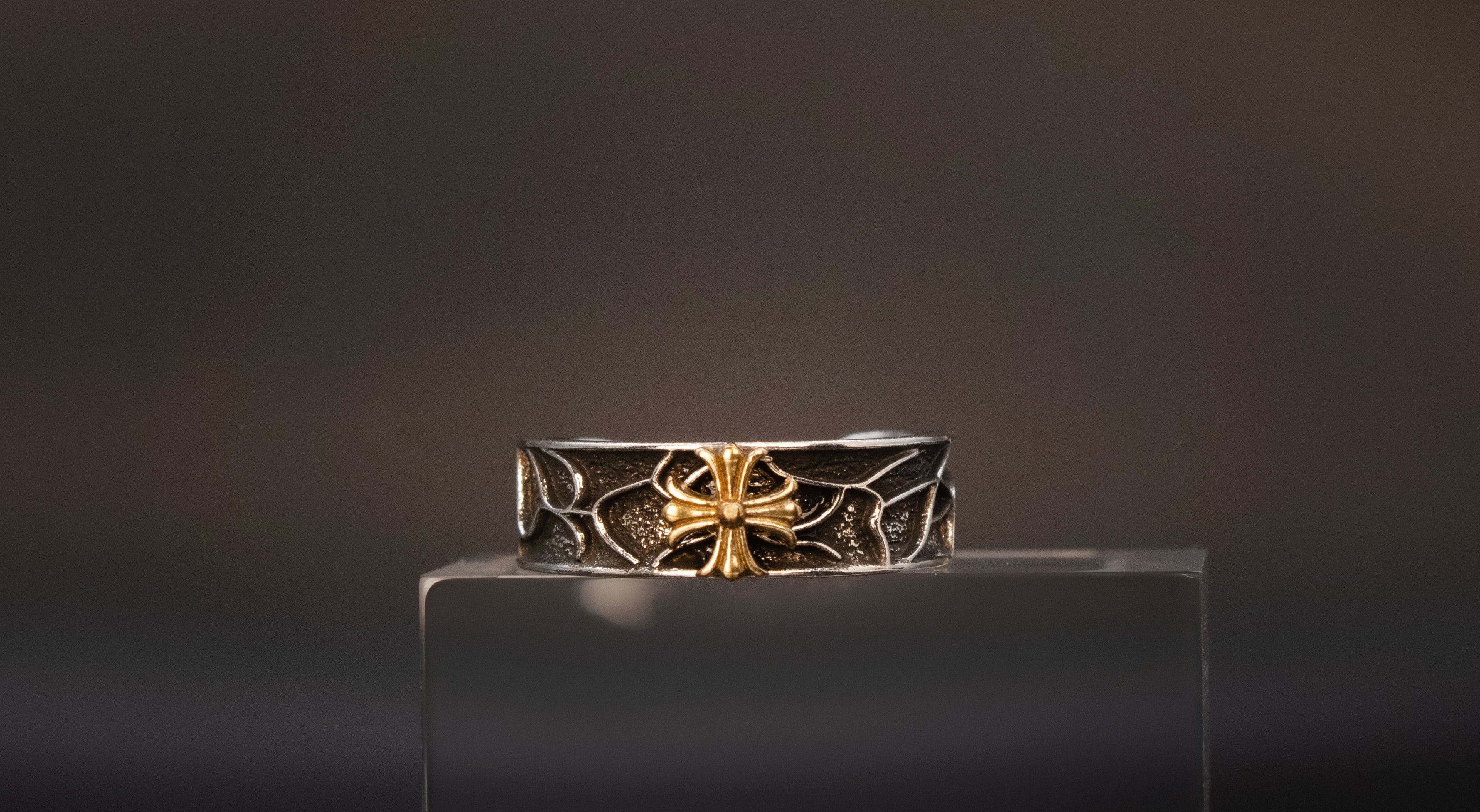 Glow cross ring