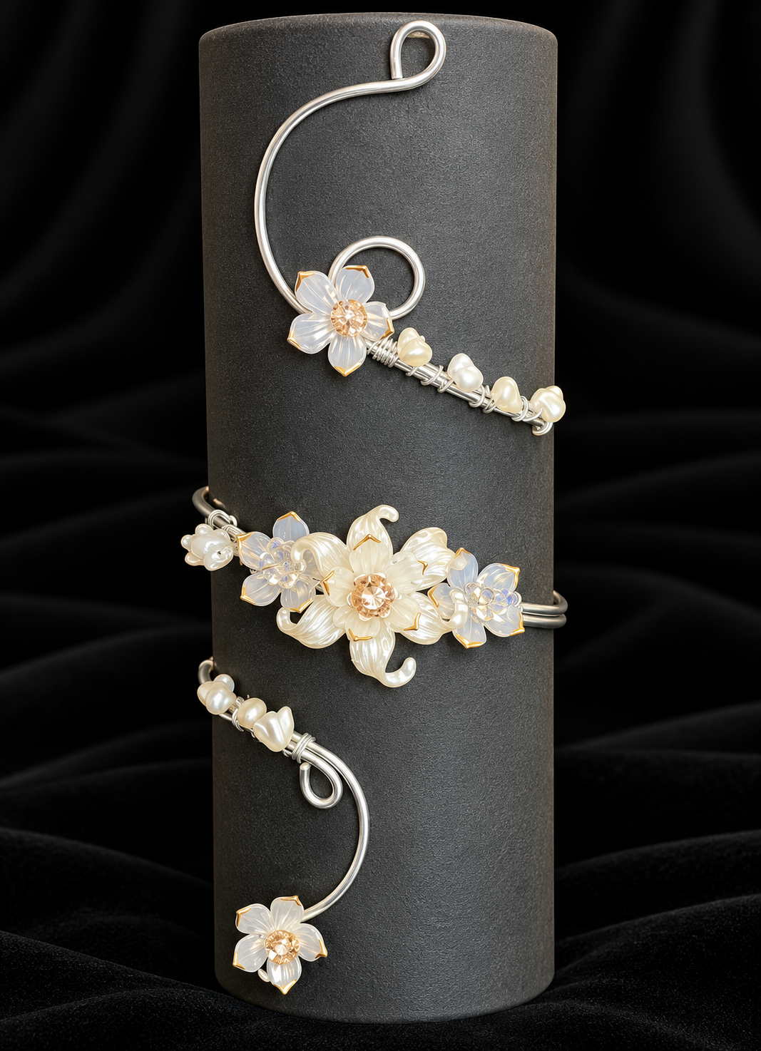 Flor de Luna arm cuff